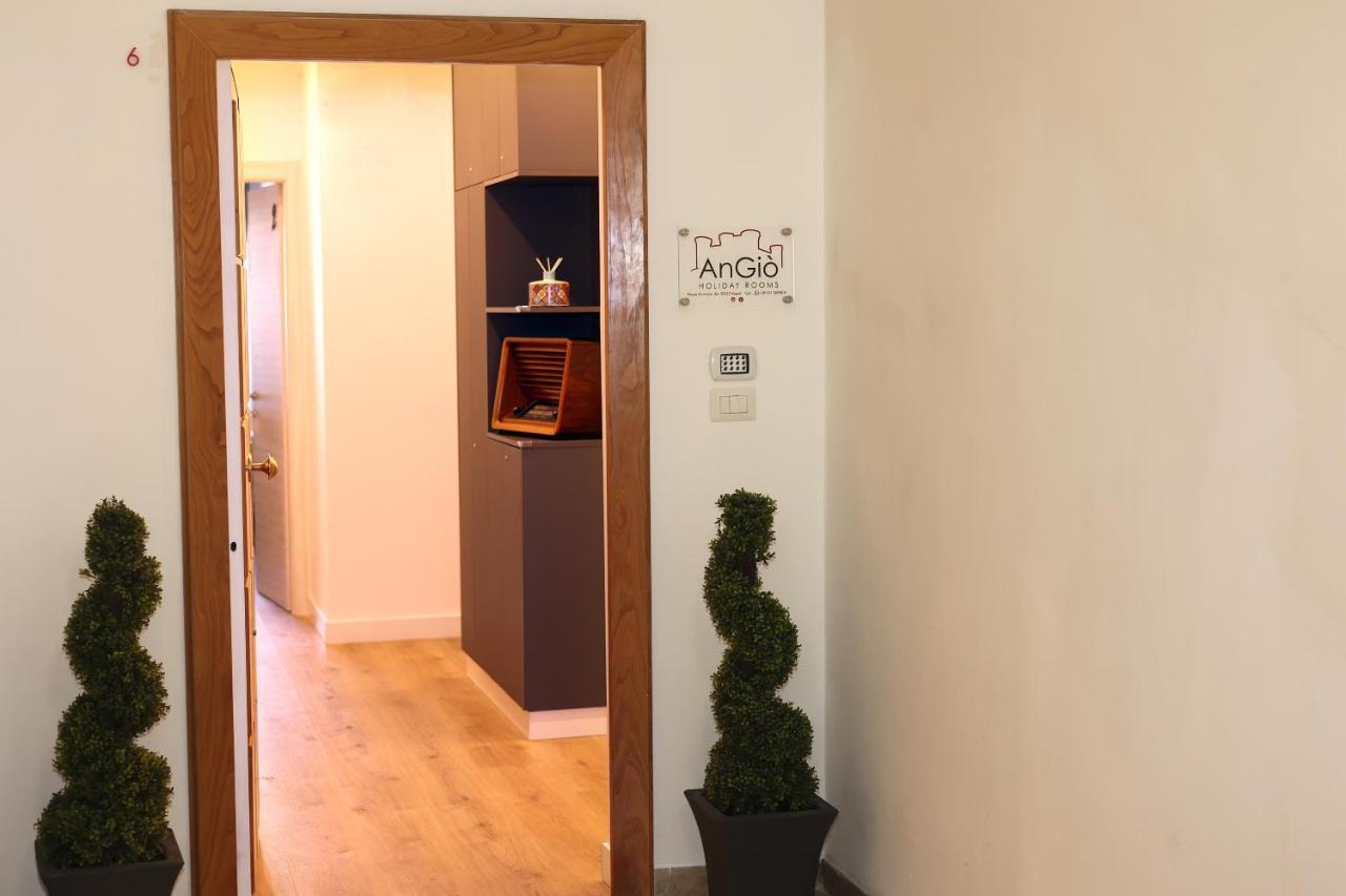 Angio Holiday Rooms 나폴리 외부 사진