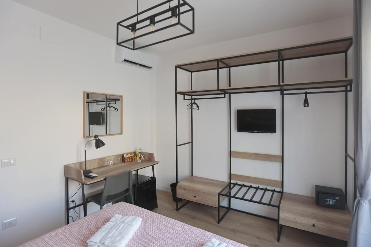 Angio Holiday Rooms 나폴리 외부 사진