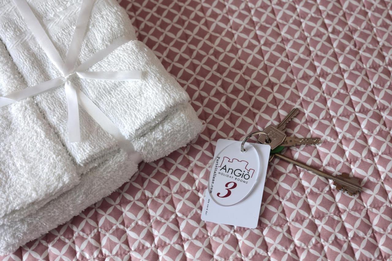 Angio Holiday Rooms 나폴리 외부 사진
