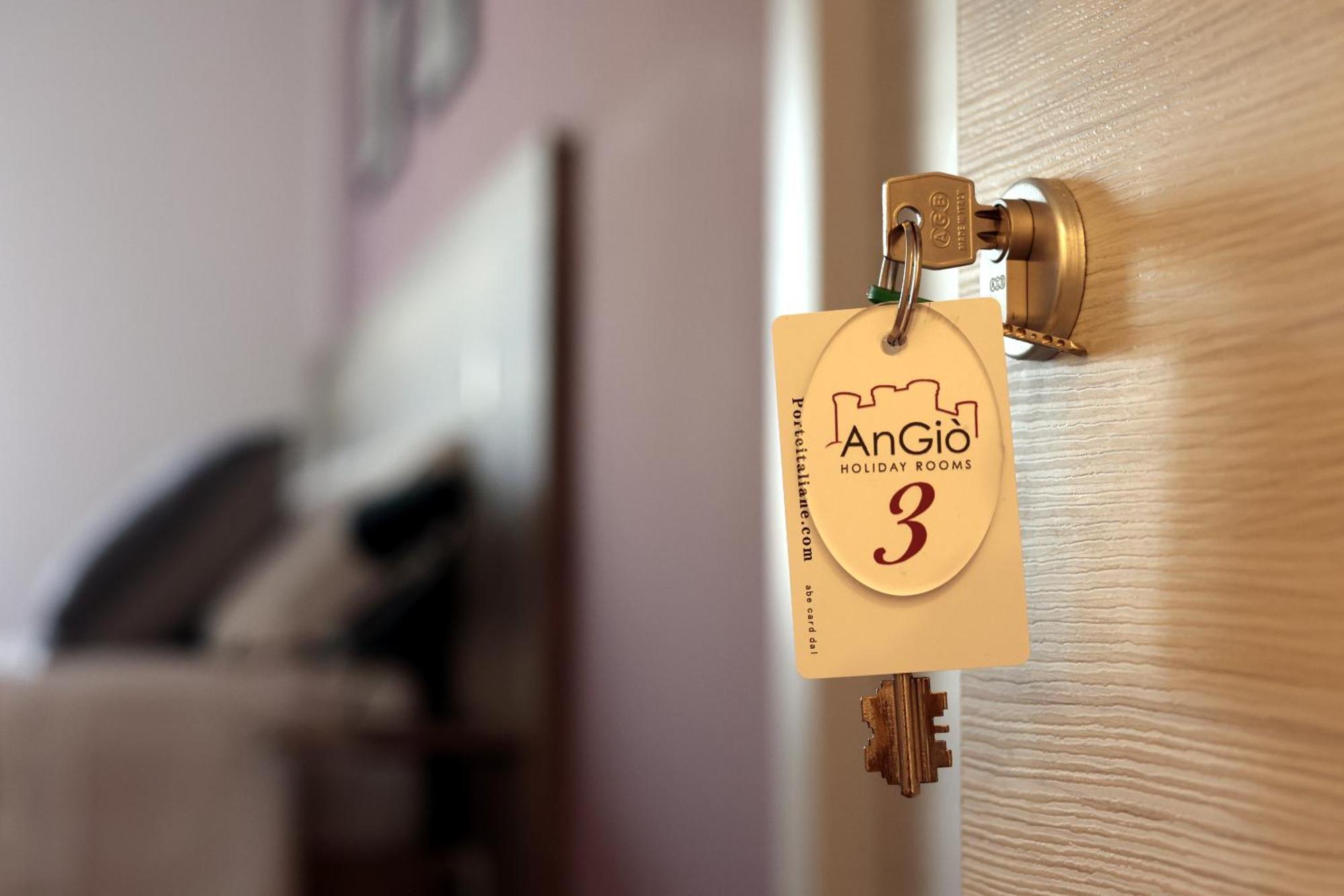 Angio Holiday Rooms 나폴리 외부 사진